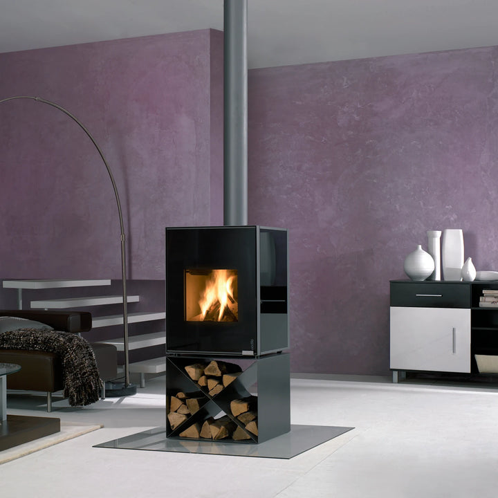 Kaminofen Wodtke Hot Box 2000 in black mit X-Konsole im Wohnraum