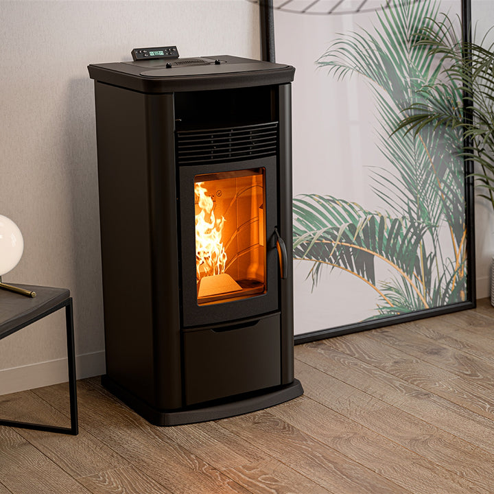 Pelletofen Thermorossi 7000 Evo Easy vollständig im Wohnraum