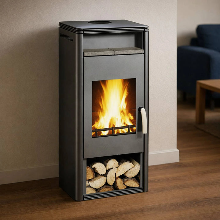 Kaminofen Wamsler Fulgor mit Warmhaltefach im Wohnraum
