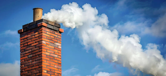 Starker Rauch aus dem Schornstein Ursachen, Gefahren und Lösungen - ofenerlebnis.de