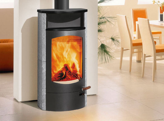 Kaminofen Austroflamm Koko 2.0 (6 kW) Speckstein, Warmhaltefach Keramik Schwarz matt, Topplatte Keramik Schwarz matt, RRA oben_1