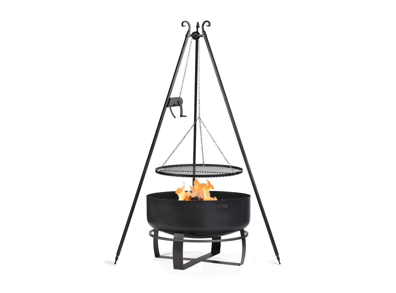 Schwenkgrill Set mit 180 cm Dreibein, Kurbel und massiver 80 cm Feuerschale Viking XXL aus Naturstahl mit brennendem Holzfeuer.