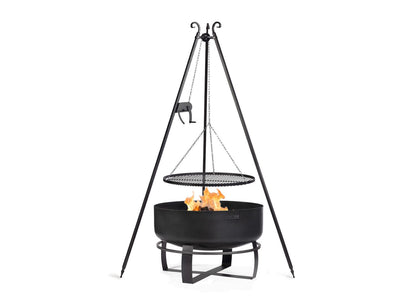 Schwenkgrill Set mit 180 cm Dreibein, Kurbel und massiver 80 cm Feuerschale Viking XXL aus Naturstahl mit brennendem Holzfeuer.
