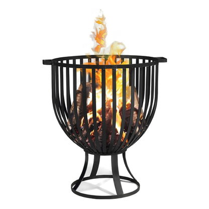 CookKing Feuerkorb Katar – Feuerkorb mit brennendem Holz auf weißem Hintergrund
