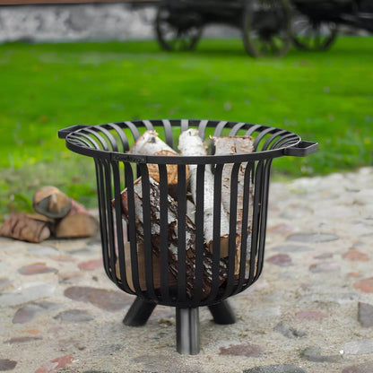 CookKing Feuerkorb Verona – Feuerkorb mit Holzfüllung auf Gartenpflaster