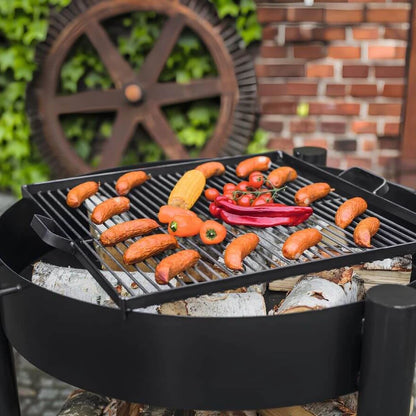 Feuerschale CookKing Montana – Nahansicht des aufgelegten Grillrosts mit Grillgut