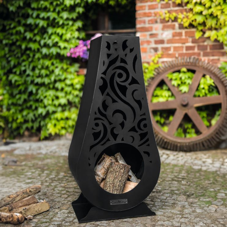 CookKing Gartenofen Hawana – Gartenofen mit dekorativer Front und Holzscheiten im Garten
