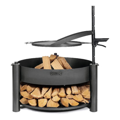 Grillrost aus Naturstahl mit Griff – Grillrost mit Haltearm an einer Feuerschale mit Holzablage