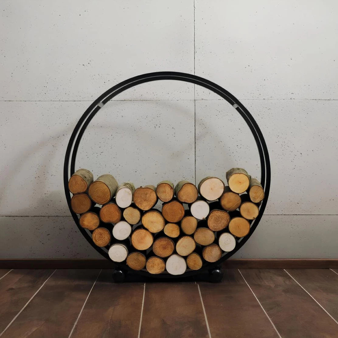 CookKing Kaminholzregal Daisy mit Holzfüllung frontal im Wohnraum