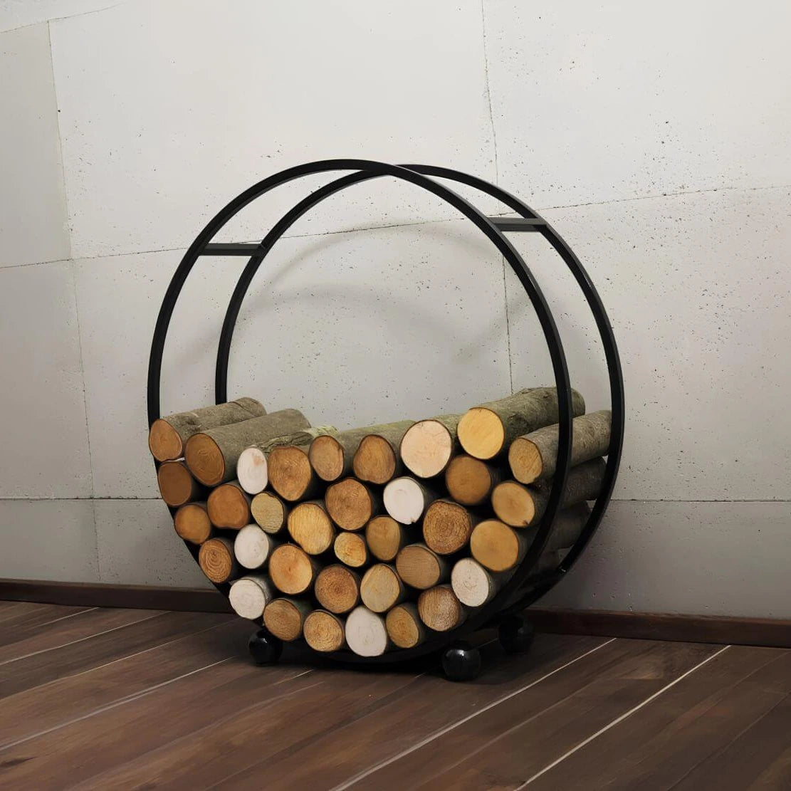 CookKing Kaminholzregal Daisy mit Holzfüllung schräg im Wohnraum
