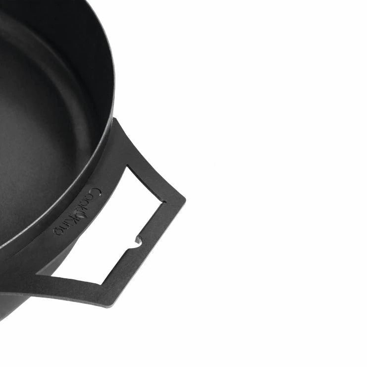Pfanne aus Naturstahl mit langem Griff – 50 cm – Detail eines seitlichen Pfannengriffs
