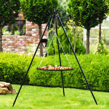 CookKing Schwenkgrill mit Kurbel 180 cm – im Garten mit Grillrost und Grillgut