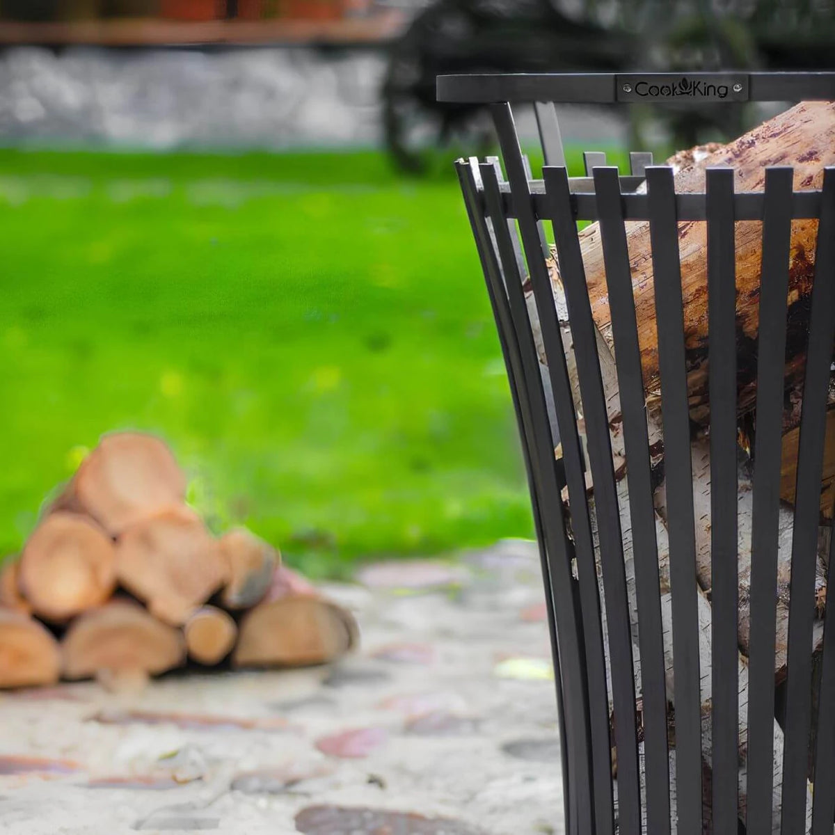 CookKing Feuerkorb Flame – Detail der oberen Korbstäbe im Garten