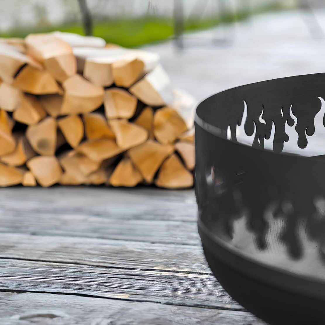 Feuerschale CookKing Fire 80 cm – Detail des Flammenmusters in der Schalenwand