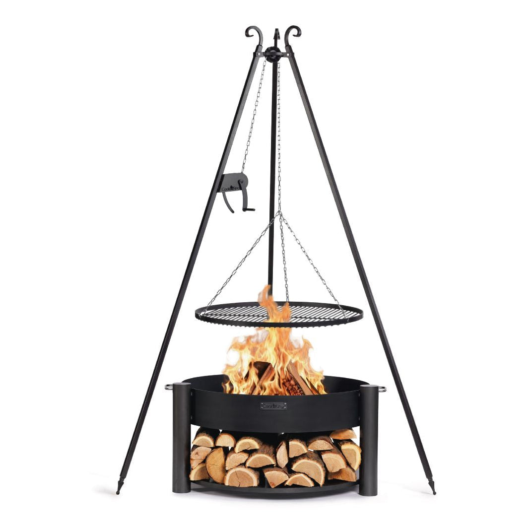 Feuerschale MONTANA 80 cm + Schwenkgrill 180 cm mit Kurbel) und Grillrost aus Rohstahl 70 cm – Feuerschale unter einem Schwenkgrill