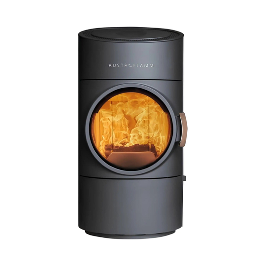 Freigestellter Kaminofen Austroflamm Clou Compact 2.0 als Markenmotiv