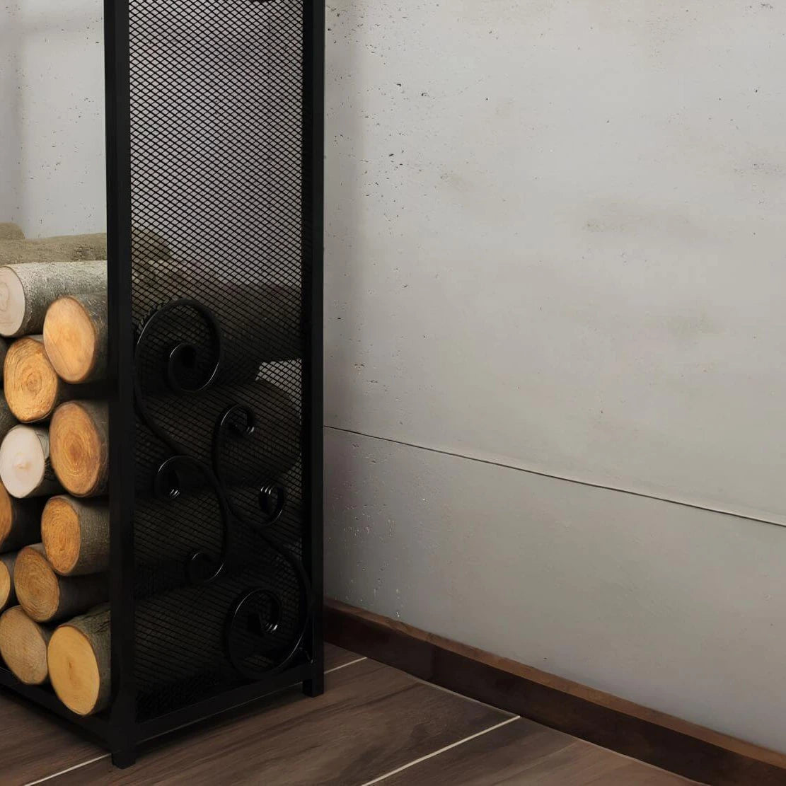 CookKing Kaminholzregal Cherry – Detail der Gitterseite mit geschwungenen Verzierungen neben der Holzfüllung