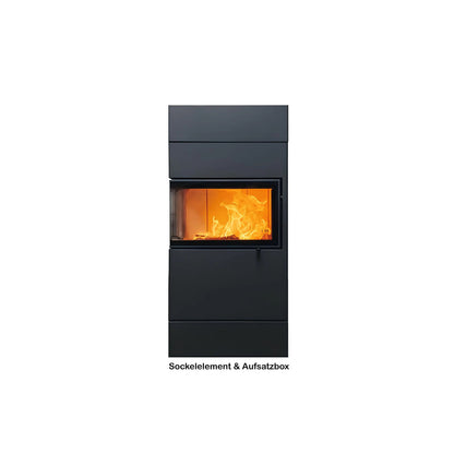 Kaminofen Austroflamm Dexter 2.0 links mit Sockelelement und Aufsatzbox