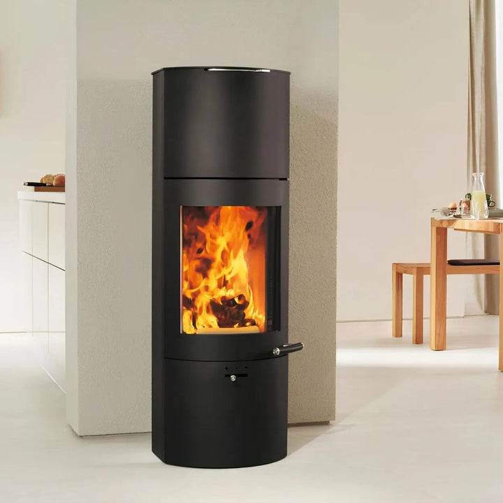 Kaminofen Austroflamm Tower Xtra 2.0 im Wohnraum