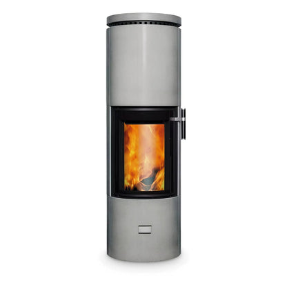 Kaminofen CERA DESIGN Solitherm Beton | 6 kW – Runder grauer Kaminofen mit Betonverkleidung und Feuer