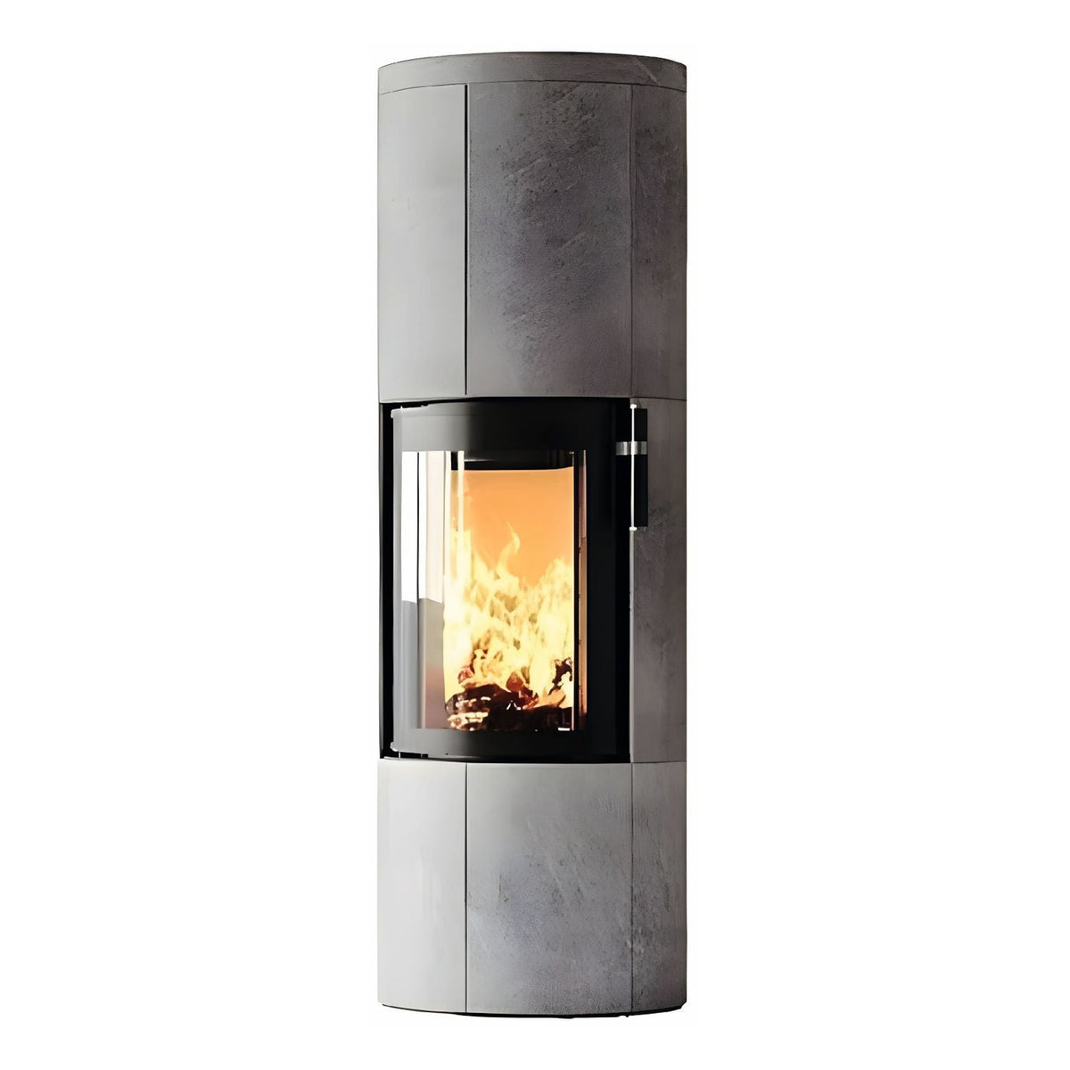Kaminofen CERA DESIGN Solitherm Speckstein | 6 kW – Runder Kaminofen mit Steinverkleidung und Feuer in schräger Ansicht