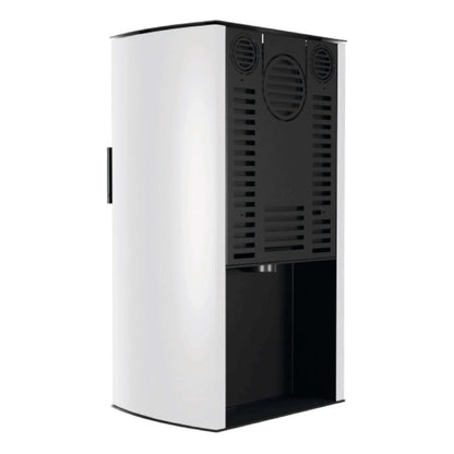 Kaminofen Hitze Cane S 6,5 kW – Kaminofen mit weißen Seiten in schräger Rückansicht auf Weiß