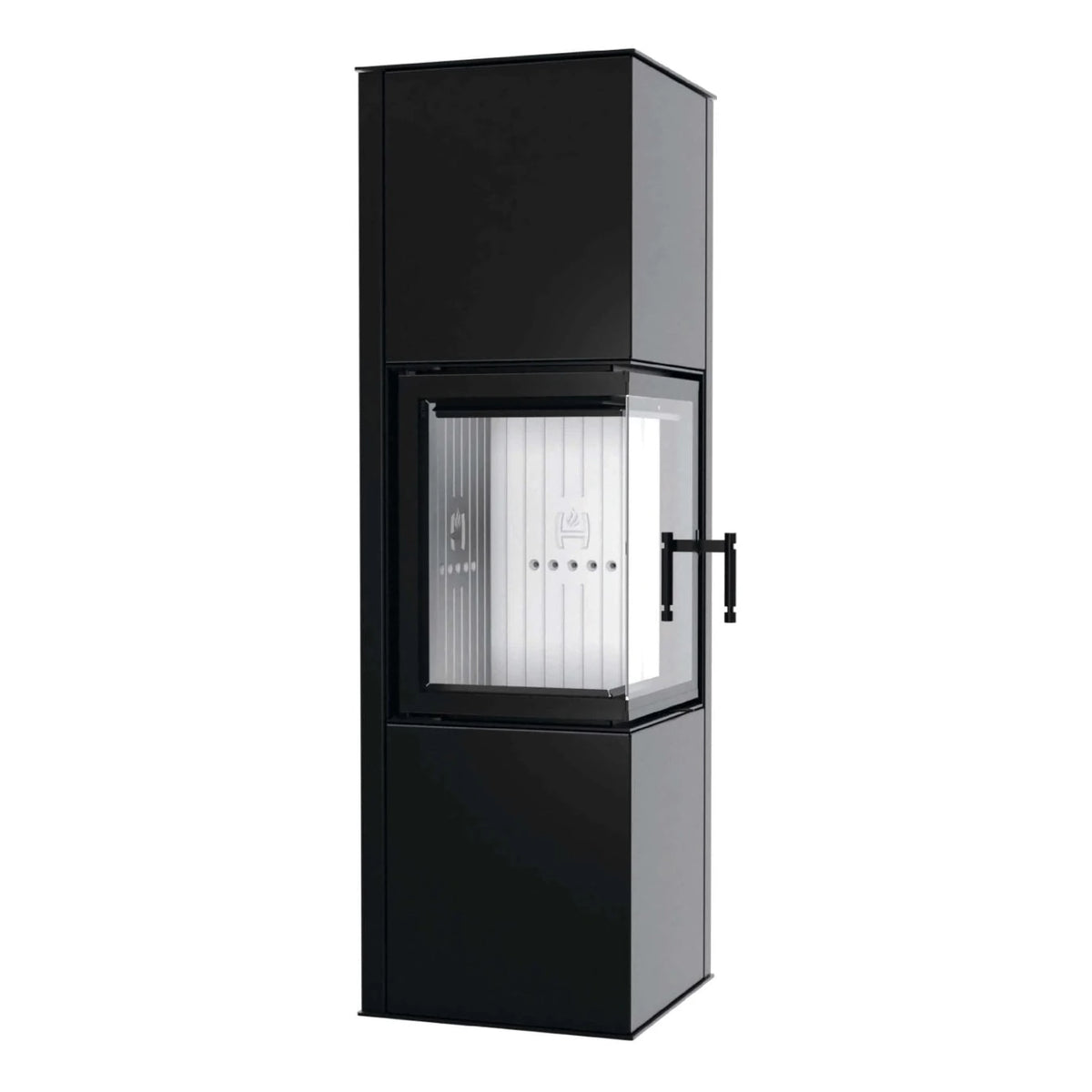 Kaminofen Hitze Siga 6,5 kW – Kaminofen in schräger Vorderansicht auf Weiß