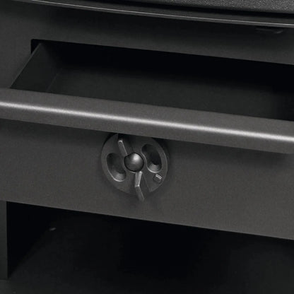 Kaminofen Varde Ovne Aura 3 Naturstein 5 kW – Geöffnete Ascheschublade mit Griff und Luftregler