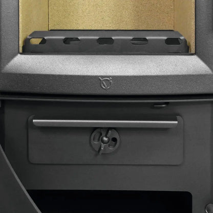 Kaminofen Varde Ovne Aura 3 Naturstein 5 kW – Geöffneter unterer Brennraumbereich mit Rost und Bedienelementen