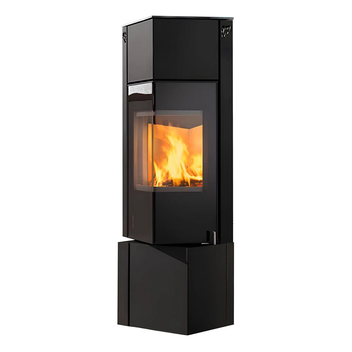 Kaminofen Wodtke Club 11 | 5 kW – Eckiger Kaminofen mit Feuer hinter mehreren Sichtscheiben