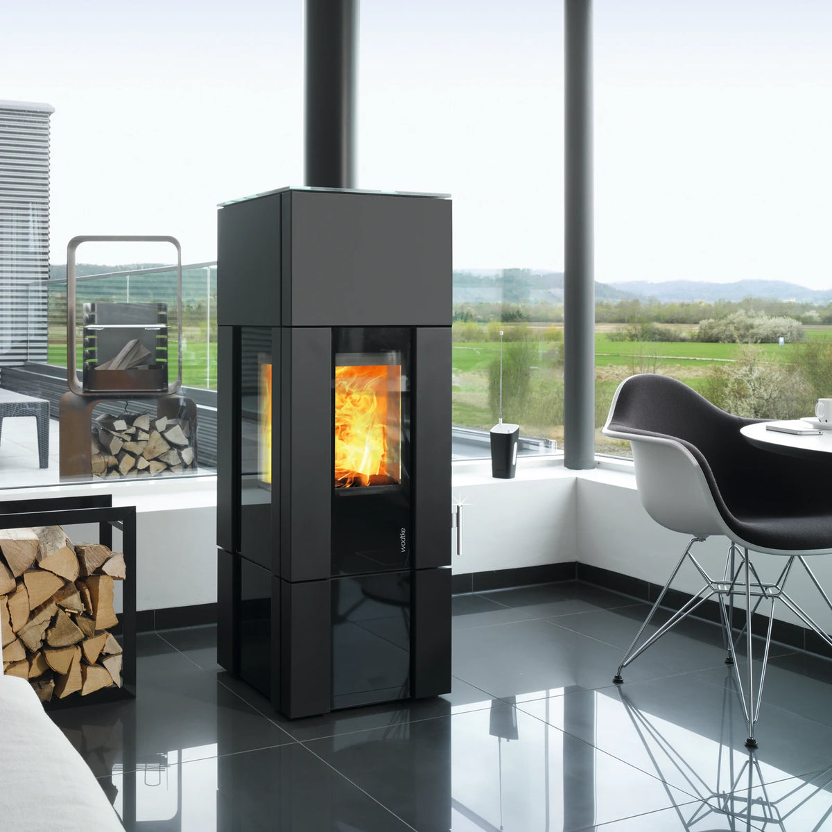 Kaminofen Wodtke New Look F9 im Wohnraum als Ambientebild