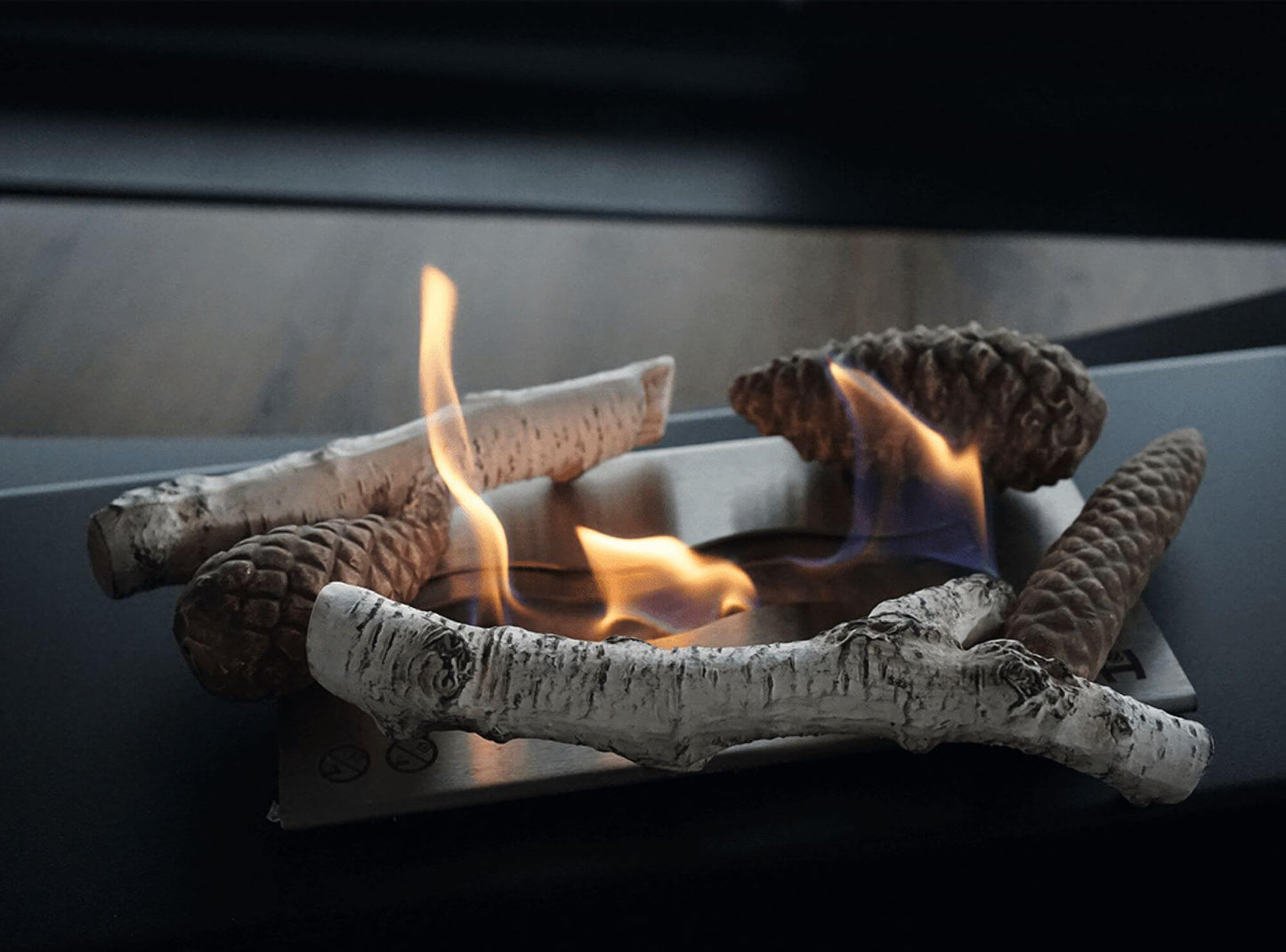 Keramische Holzscheite für Biokamine Set 1