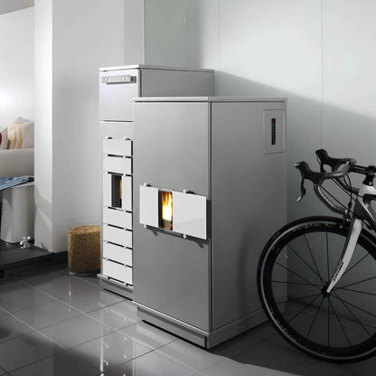 Pelletofenzubehör Wodtke ivo.tower | 150 kg – Pelletbehälter neben einem Pelletofen und Fahrrad im Wohnraum