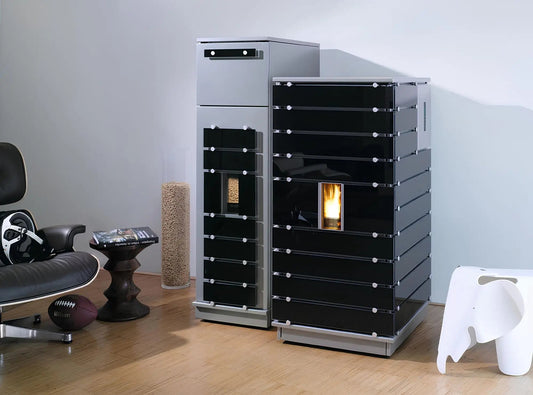 Pelletofen Wodtke ivo.tec water+ wasserführend mit Anbau-Pelletbehälter black - ofenerlebnis.de