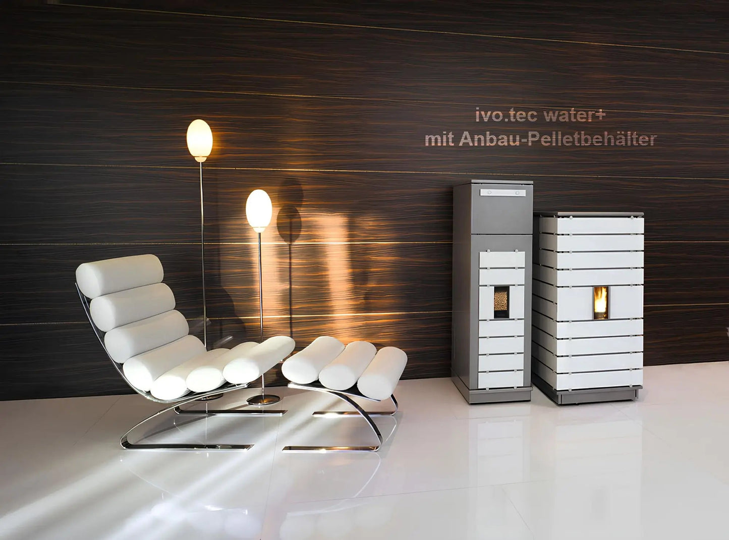 Pelletofen Wodtke ivo.tec water+ wasserführend mit Anbau-Pelletbehälter white - ofenerlebnis.de