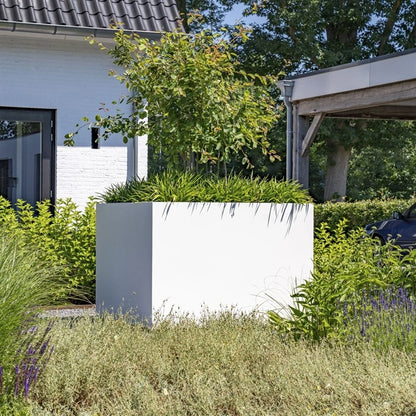 Pflanzkübel ADEZZ CARREZ aus Aluminium – Hersteller-Serienmotiv im Garten; Modellabbildung