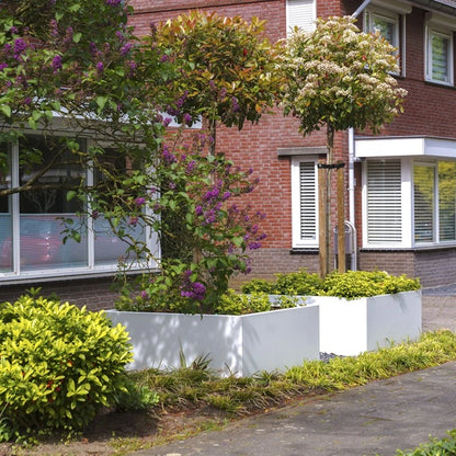 Pflanzkübel ADEZZ CARREZ aus Aluminium – Hersteller-Serienmotiv im Garten; Modellabbildung