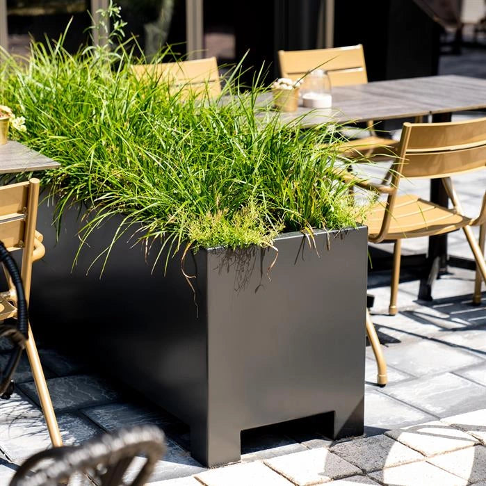 Pflanzkübel ADEZZ CARREZ aus Aluminium – Hersteller-Serienmotiv im Garten; Modellabbildung
