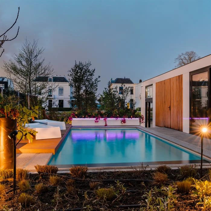 Pflanzkübel ADEZZ CARREZ aus Aluminium – Hersteller-Serienmotiv im Garten; Modellabbildung