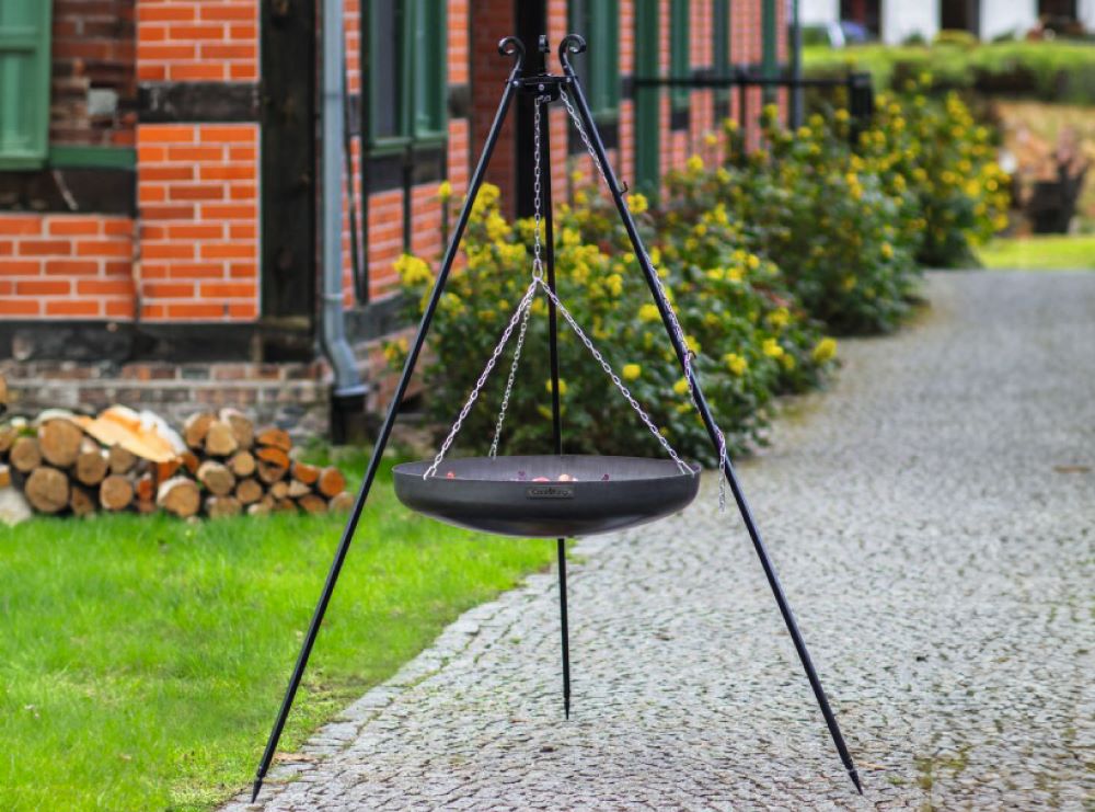 Wok am Dreibein, 180 cm Höhe aus Rohstahl - Ofenerlebnis.de