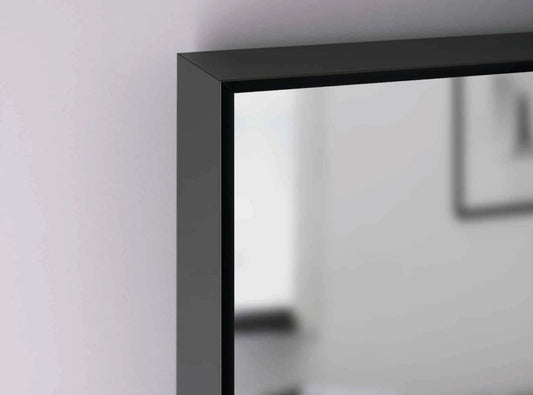 Stark Black – Rechteck Wandspiegel aus gebürstetem Aluminium, 60 x 80 cm - Ofenerlebnis.de