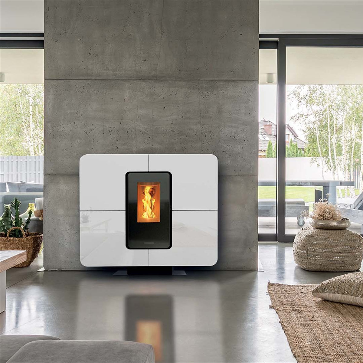 Pelletofen Thermorossi Slimquadro 11 Evo Cristallo vollständig im Wohnraum