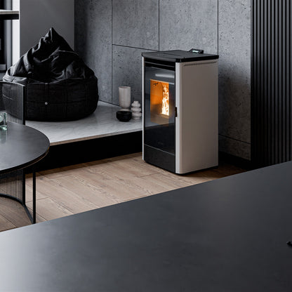 Thermorossi Urban Evo Pelletofen im Wohnraum