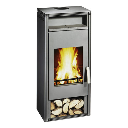 Kaminofen Wamsler Fulgor mit Warmhaltefach | 6/8 kW – Schrägansicht mit Warmhaltefach und Holzfach