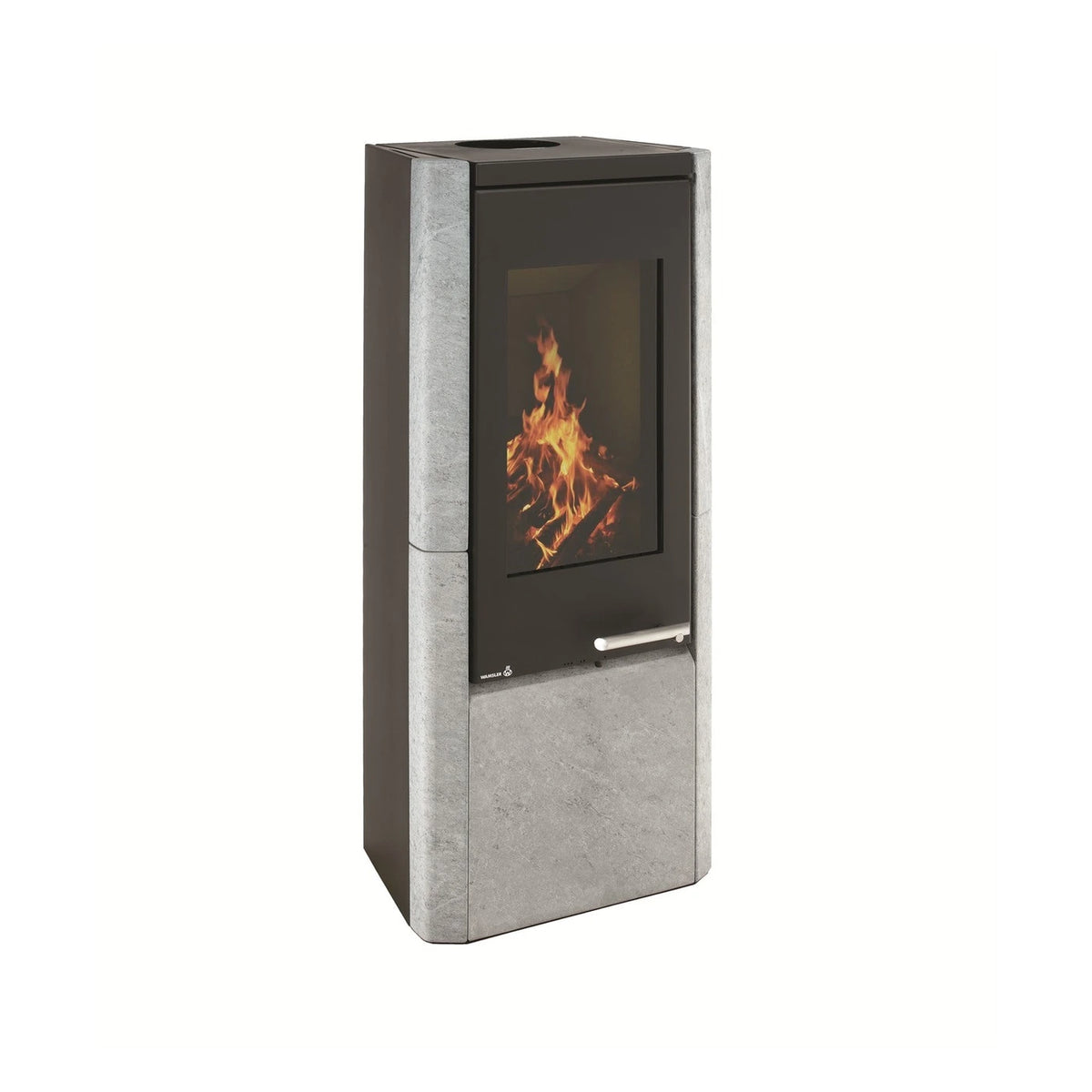 Kaminofen Wamsler Methis | 8 kW – Schrägansicht mit Natursteinverkleidung und Flamme
